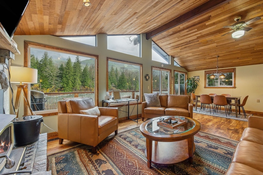 Powerful smart speakers for big rooms