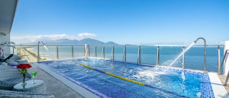 Outdoor pool, sun loungers