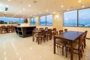 Komplett frokost hver dag (VND 150000 per person)