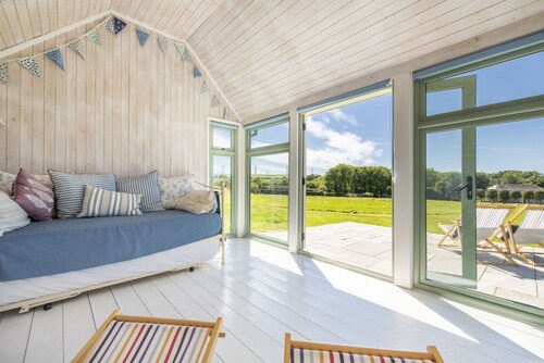 Mowhay Barn -  a house that sleeps 8 guests  in 4 bedrooms