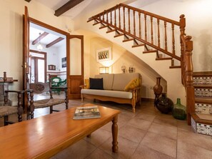 Una televisión de pantalla plana