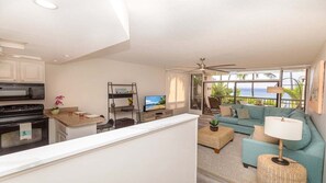 Interior - HM A207 Spacious OceanFront 1BD w Ocean View (Lahaina)