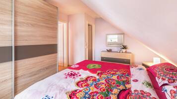 2 sovrum, strykjärn/strykbräda, gratis wi-fi och sängkläder