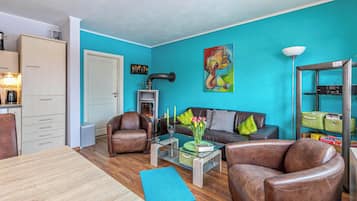 TV, fireplace, DVD player, stereo