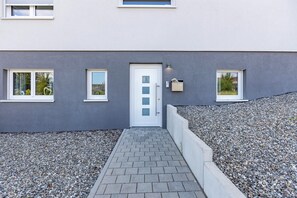 Exterior detail - Modern Vacation Apartment "Schmuckstückchen" with Mountain View & Wi-Fi (Hilzingen)