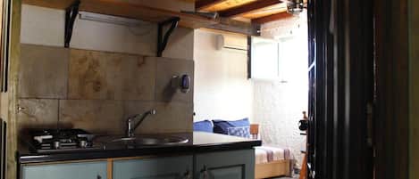 冷蔵庫、電子レンジ、オーブン、食器洗い機