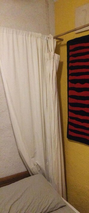 2 chambres, accès à Internet, literie fournie