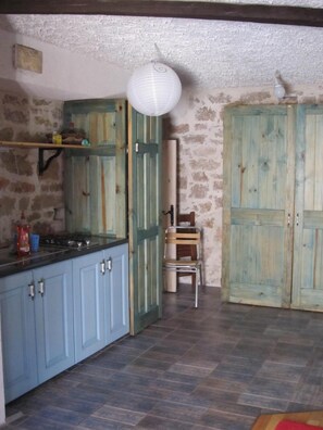 Fridge, oven, stovetop, dishwasher - Apartment Voltera in Betina (Betina)