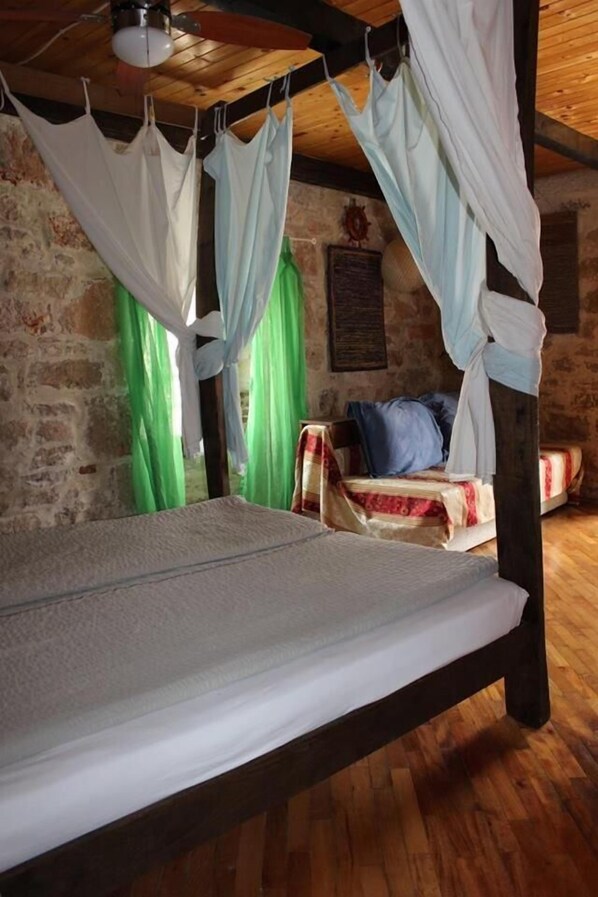 2 habitaciones, internet y ropa de cama 