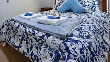 4 bedrooms, desk, iron/ironing board, free WiFi