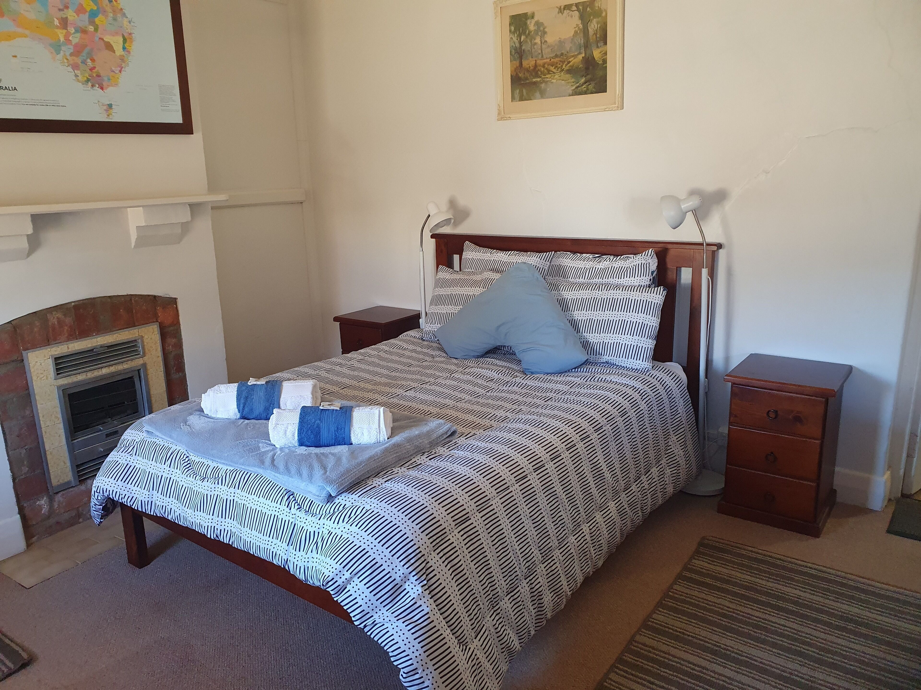 4 soverom, skrivebord, strykejern/-brett og wi-fi (inkludert)