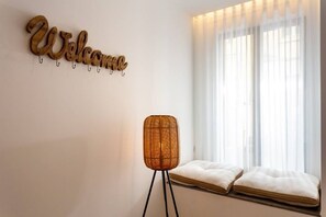 Interior - STUPENDO-2BR- Patio, Refresh Pond-A/C-Center (Lisboa)