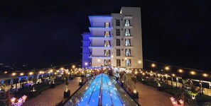 Exterior - Maestro Hotel Pontianak (Pontianak)