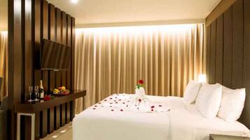 1 bedroom, iron/ironing board