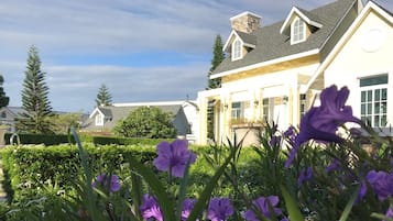 Townhome, 3 Bedrooms, Pool Access | Garden view