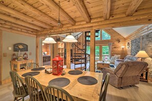 Dining - 2 Decks & Fire Pit: Scenic Beech Mountain Retreat! (Beech Mountain)
