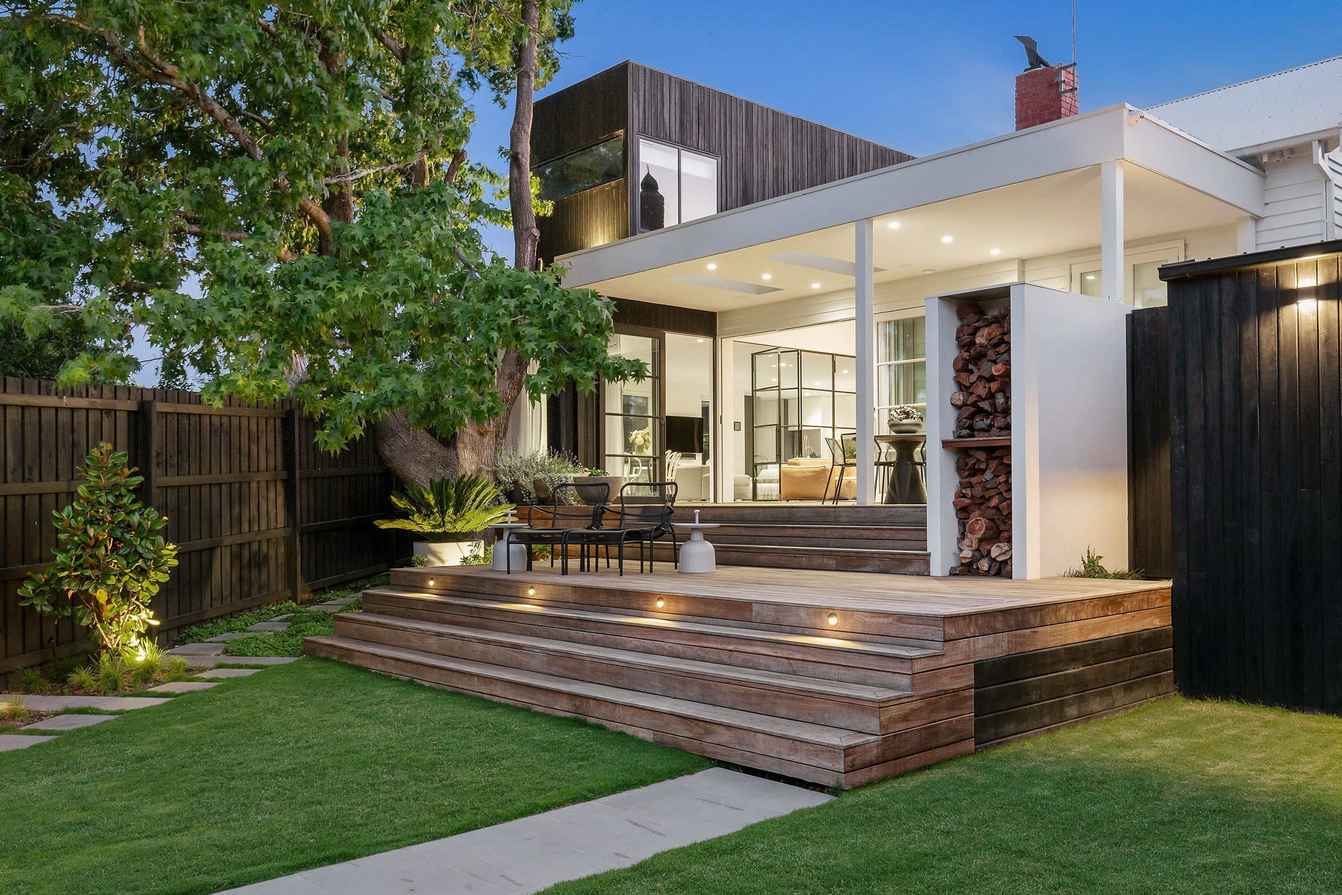 Lara, Malvern, Luxico