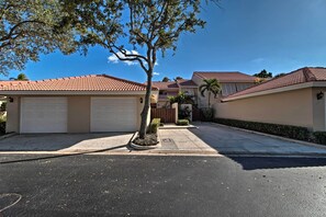 Exterior - 1 Mi to PGA Golf: Retreat w/ Pool in Palm Beach (Palm Beach Gardens)