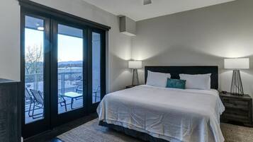 2 bedrooms, desk, iron/ironing board, WiFi