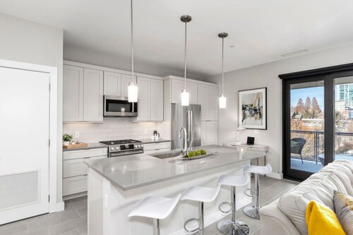 Luxury Condo, Downtown Asheville with Fire Pit