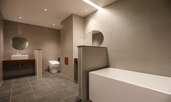 Suite Twin Room | Individually decorated, individually furnished, desk, laptop workspace