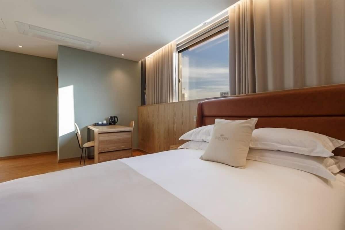 Superior Double Room | Desk, laptop workspace, blackout drapes, WiFi (free)