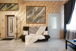 Classic Apartment | 1 bedroom, iron/ironing board, free WiFi