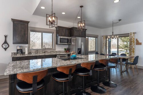 3BR Mountain Townhome - Victor