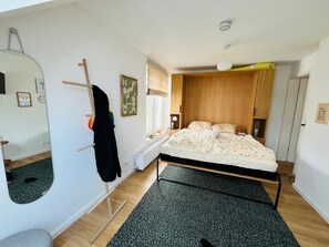 2 soverom og reiseseng for barn