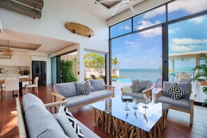 Smart TV - Modern Beachfront Villa near Fishermans Village (Bophut)
