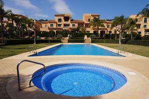 Innenpool, beheizter Pool