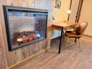 Interior - Arrowhead Lodge Unit 6 (West Yellowstone)