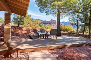 Outdoor dining - The Great Escape! Modern, Secluded Retreat! S081 (Sedona)