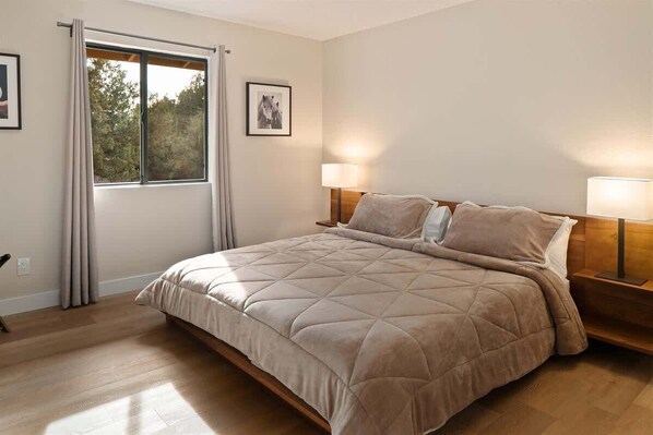 3 bedrooms, desk, laptop workspace, iron/ironing board