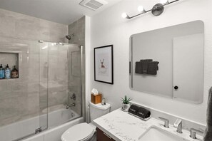 Bathtub, hair dryer, towels, shampoo - The Great Escape! Modern, Secluded Retreat! S081 (Sedona)