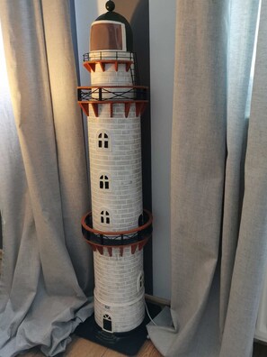 Unclassified image, 5 of 14, button