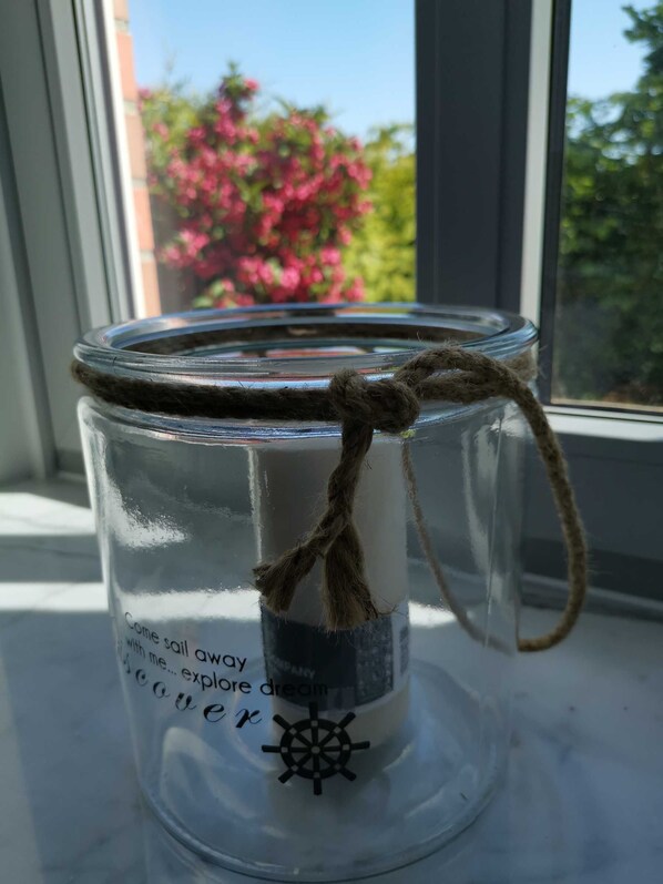 Unclassified image, 1 of 14, button