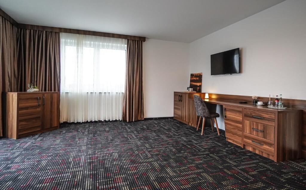 minibar, desk, free wifi, bed sheets