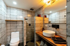 Shower, hair dryer, towels, soap - Serene Escape in Provenza (Medellin)