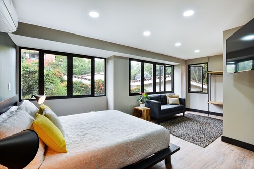 Stellar Stay in Wonderful Seclusion - Barrio Provenza