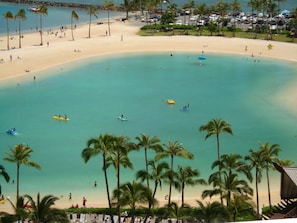 On the beach, sun-loungers, beach towels - Posh & Lavish ... 2 ADJOINING SUITES ... Direct Ocean Views (Honolulu)
