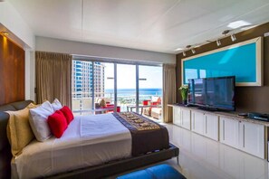 2 bedrooms, in-room safe, desk, iron/ironing board