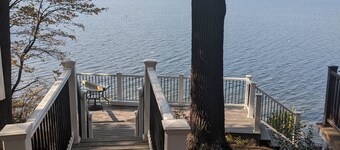 Timbers Cottage. Lake Winnipesaukee shared waterfront.