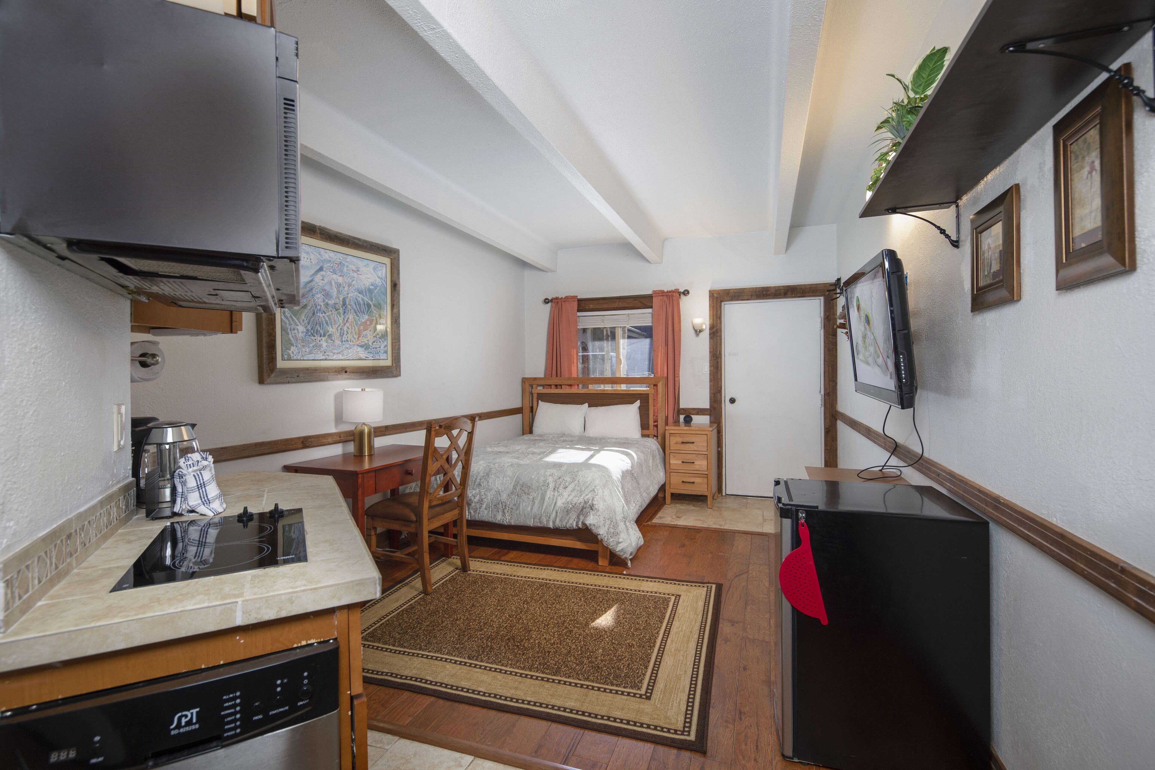 3 habitaciones, tabla de planchar con plancha y wifi gratis 