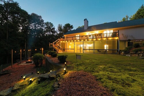 The Toasty Marshmallow - Private, Modern Cabin