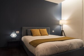 1 habitación, tabla de planchar con plancha, wifi gratis y ropa de cama 