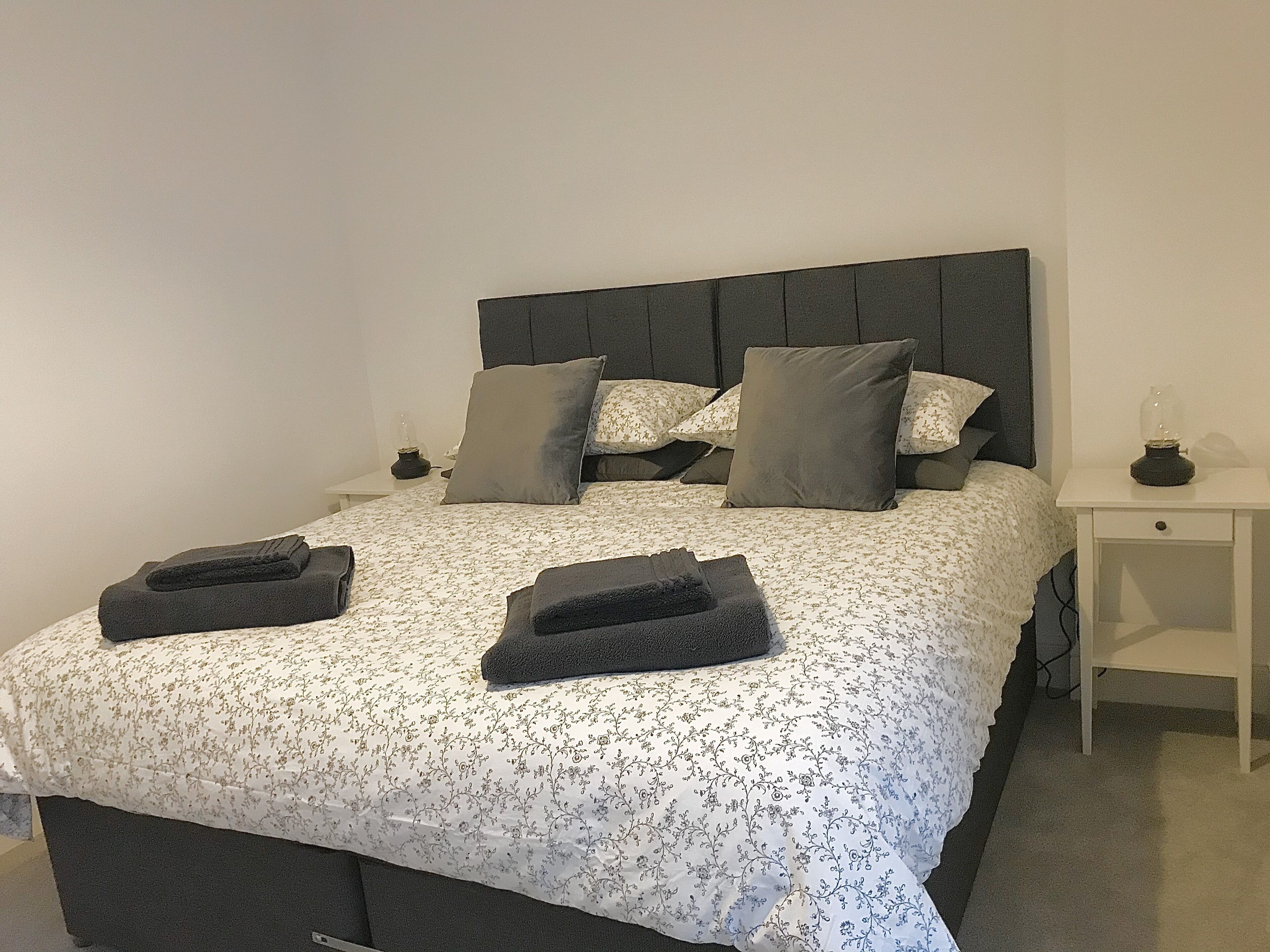 2 間睡房、熨斗/熨衫板、可攜式嬰兒床、免費 Wi-Fi