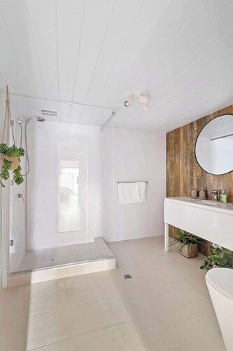 2 Spacious Resort 1BR Pool-Tennis-Gym & FREE Parkg