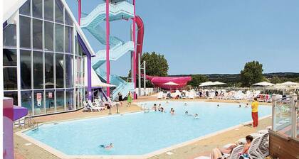 Comfortable 3-bed Caravan - Combe Haven