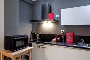 Appartamento City | Cucina privata | Frigorifero con congelatore, piano cottura, lavastoviglie